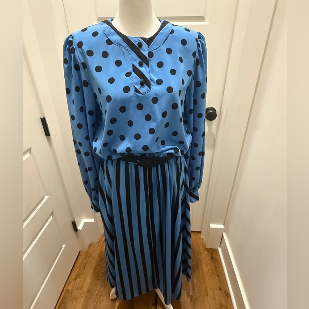 Vintage. Egon von Furstenberg. Polka Dot/Stripe Belted Shirt Dress. Blue/Black 8